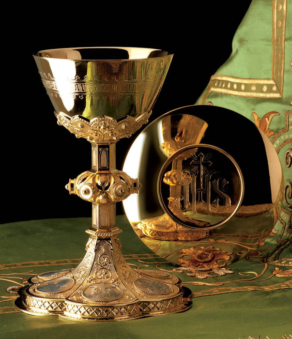 Gothic Chalice with Engraved Cup "Calicem Salutaris Accipiam Et Nomen Domini Invacabo"