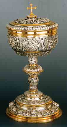 Baroque Ornamented Two-Tone Chalice and Ciborium