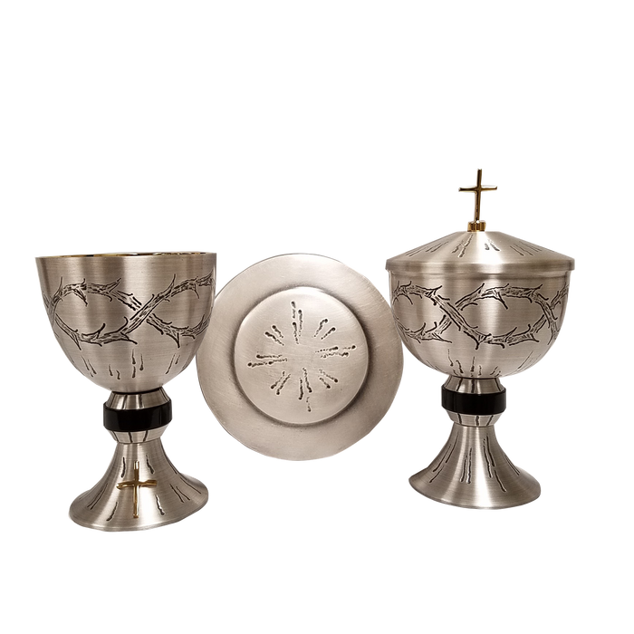 Chalice and Paten in Round Hammered Gold Finish