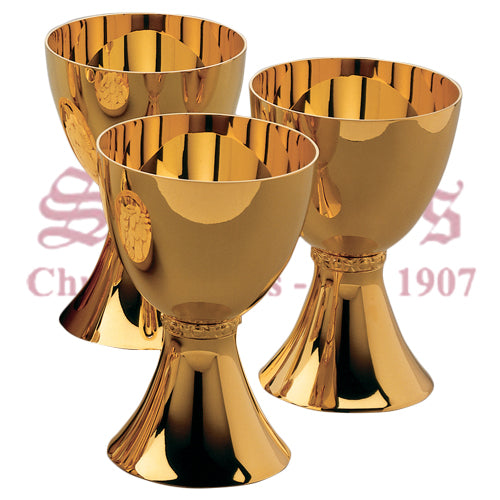 Modern Ciborium in gold plated brass