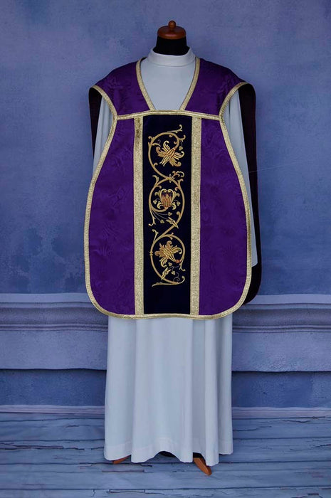 Traditional roman Catholic Fiddle Back Chasuble