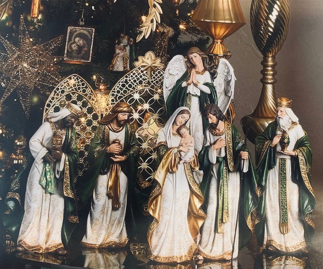 Six Piece Nativity Set With Olive & Gold Patterns