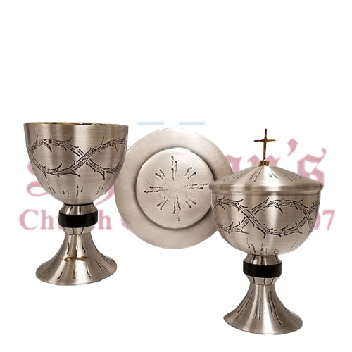 Chalice and Paten in Round Hammered Gold Finish